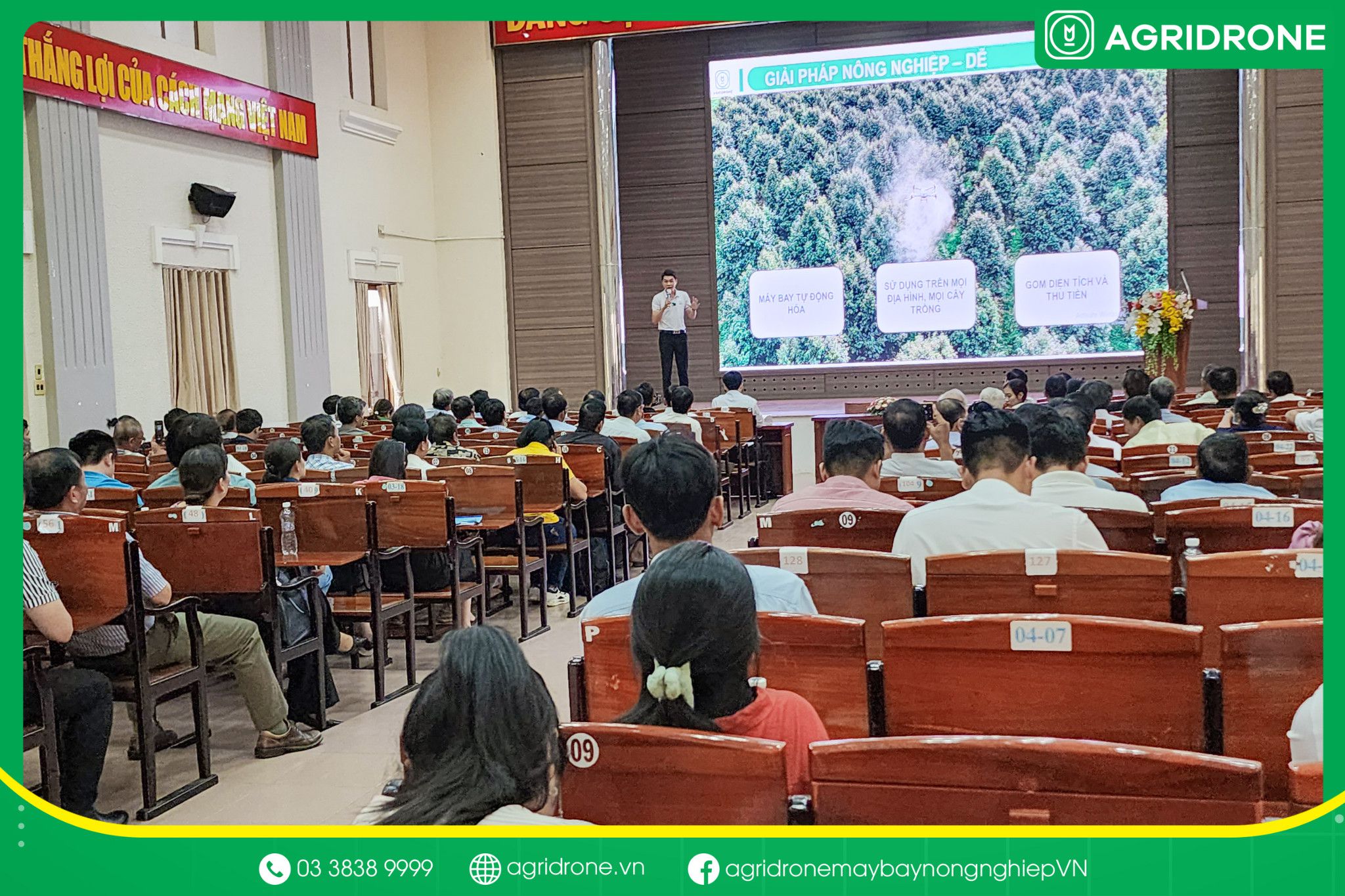 AgriDrone tham gia Lễ hội trái cây Long Khánh và Tuần lễ tôn vinh trái cây và sản phẩm OCOP tỉnh Đồng Nai năm 2023 3 AgriDrone tham gia thuyết trình tại Hội nghị xúc tiến thương mại, thúc đẩy phát triển thị trường tiêu thụ nông sản năm 2023 – hội nghị nằm trong khuôn khổ sự kiện