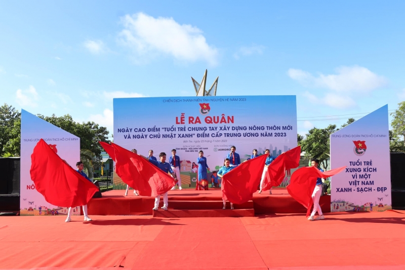 Tiến hành lễ ra quân ngày cao điểm "Tình nguyện chung tay xây dựng nông thôn mới và Ngày Chủ nhật xanh" cấp Trung Ương năm 2023 tại Bến Tre 1 Lễ ra quân tại Bến Tre