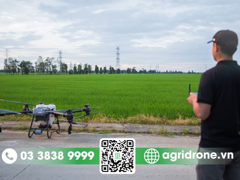Máy bay không người lái chiến đấu chống chuột phá hoại mùa màng 3 Hướng dẫn sử dụng máy bay không người lái rải thuốc diệt chuột