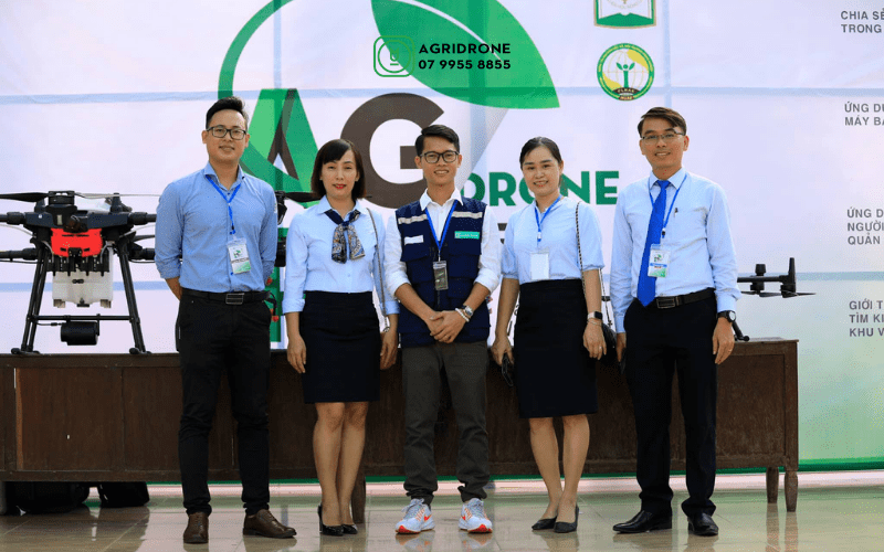 Nguyễn Văn Thiên Vũ, CEO AgriDrone Việt Nam: “Thị trường máy bay nông nghiệp lúc đó là quá lớn, thất bại hay không là do mình”. 3 Su-kien-AgriDrone-AgriDream-Hue-bay-cao-cung-nong-nghiep-Viet-Nam