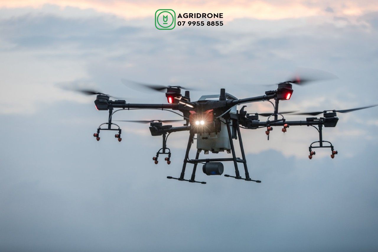 Máy bay phun thuốc DJI AGRAS T16 siêu mạnh mẽ
