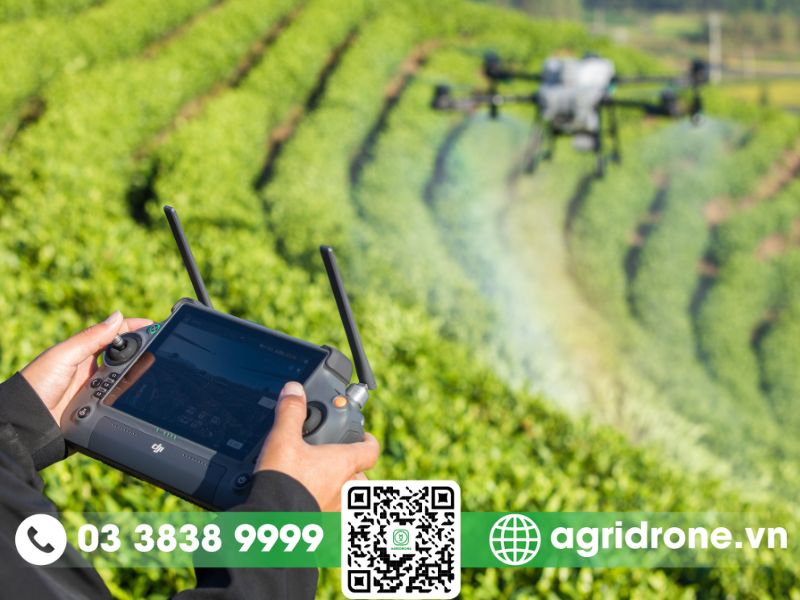 Giải đáp những câu hỏi thường gặp về DJI T25 cho nông dân 6 Thiết bị điều khiển và đường truyền tín hiệu