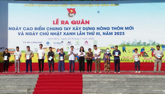 Lễ ra quân Trung Ương Đoàn