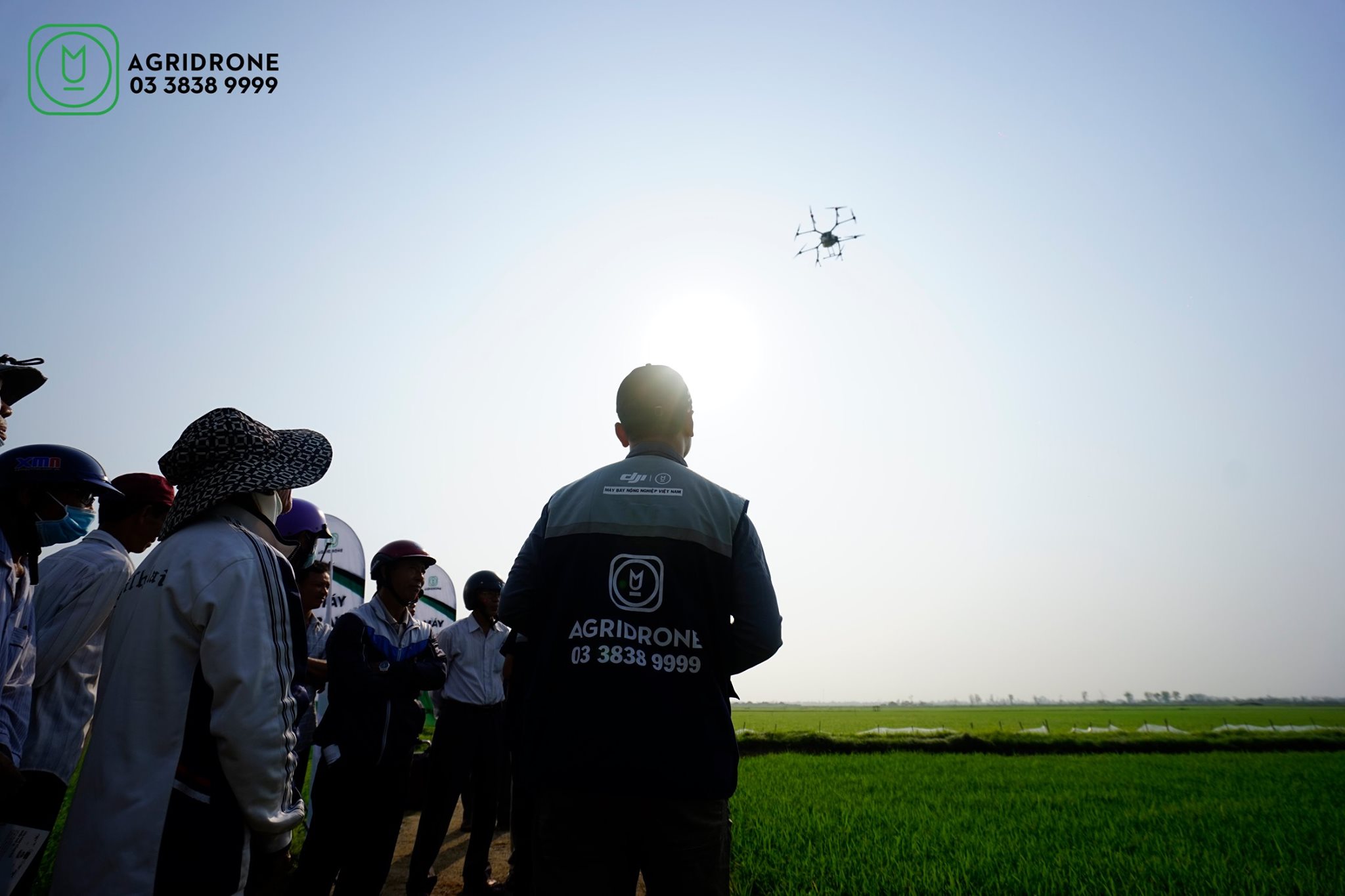 Agridrone Việt Nam trình diễn máy bay nông nghiệp tại Huế