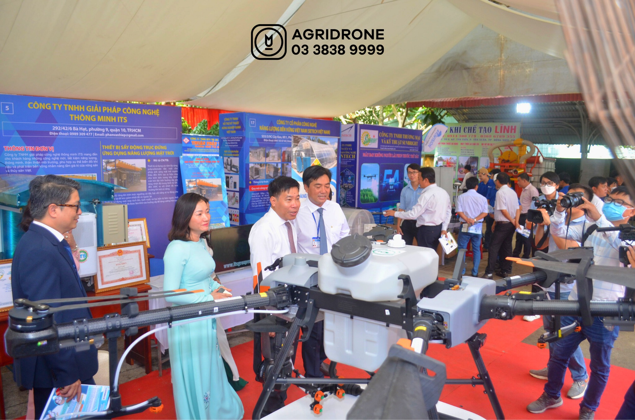 Triển lãm máy bay nông nghiệp tại Lễ khai trương Sàn giao dịch công nghệ và thiết bị Bình Phước