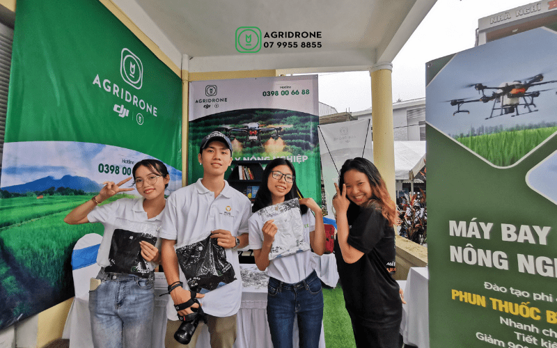 Gian-hang-trien-lam-AgriDrone-tai-Dien-dan-phat-trien-doanh-nghiep-doi-moi-sang-tao-ben-vung-2021-tai-Hue