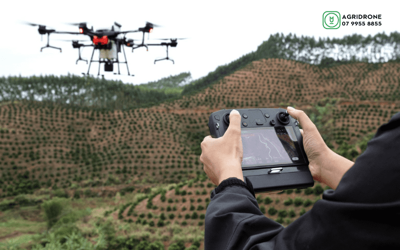 Những đổi mới công nghệ của máy bay không người lái bảo vệ thực vật trong vài năm qua 1 May-bay-phun-thuoc-DJI-Agras-T20