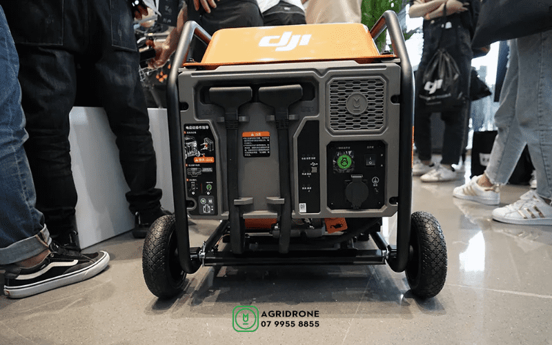 Tram-sac-co-dung-tich-nhien-lieu-25L-cua-DJI-T30