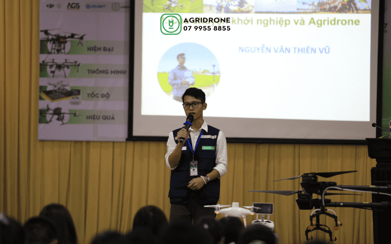 Chuỗi sự kiện về Máy bay phun thuốc tại Miền Trung 3 Chia-se-cua-anh-Nguyen-Van-Thien-Vu-CEO-Cong-ty-AgriDrone-Viet-Nam