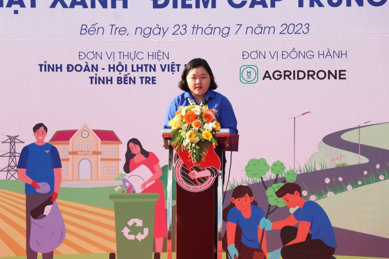 Tiến hành lễ ra quân ngày cao điểm "Tình nguyện chung tay xây dựng nông thôn mới và Ngày Chủ nhật xanh" cấp Trung Ương năm 2023 tại Bến Tre 4 Đồng chí Lâm Như Quỳnh – UV.BCH Trung ương Đoàn, Bí thư Tỉnh đoàn Bến Tre phát biểu hưởng ứng tại Lễ ra quân