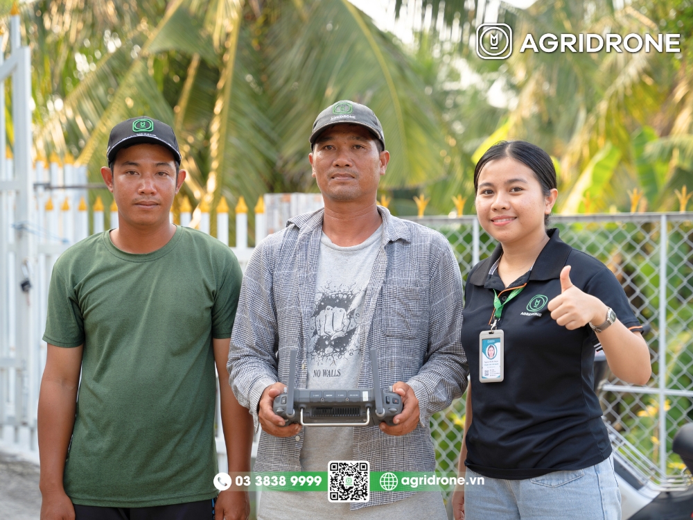 Đầu tư 3 MÁY BAY phun thuốc trong vòng 8 THÁNG