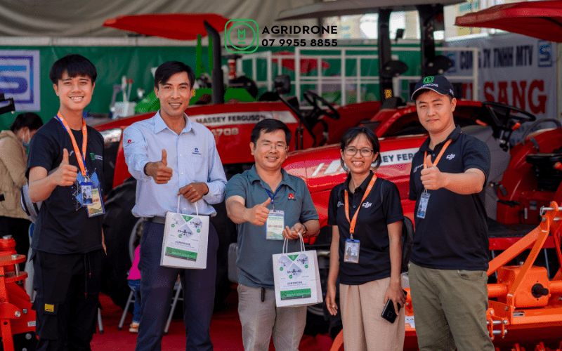 AgriDrone-giao-luu-voi-cac-gian-hang-tai-Hoi-cho-Nong-nghiep-Quoc-te-Viet-Nam-2020