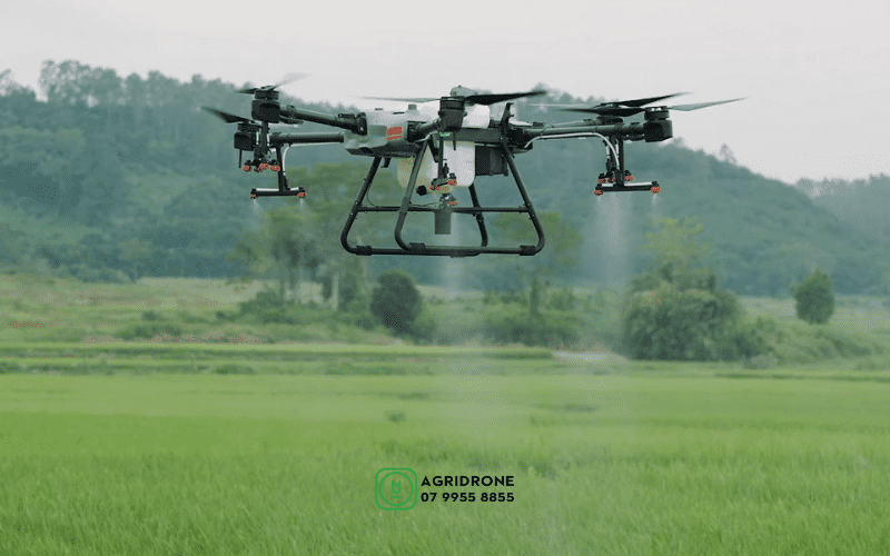 May-bay-phun-thuoc-DJI-Agras-T30