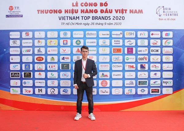 AgriDrone Viet Nam nhan giai thuong top 10 thuong hieu viet nam 5