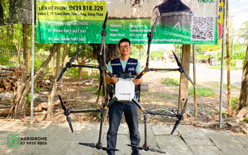 Ky-su-Lam-Trong-Nghia-va-may-bay-phun-thuoc-DJI-Agras-MG-1P