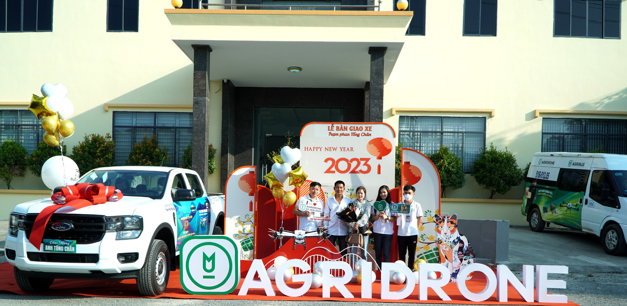 AgriDrone trao tặng khách hàng trúng ô tô