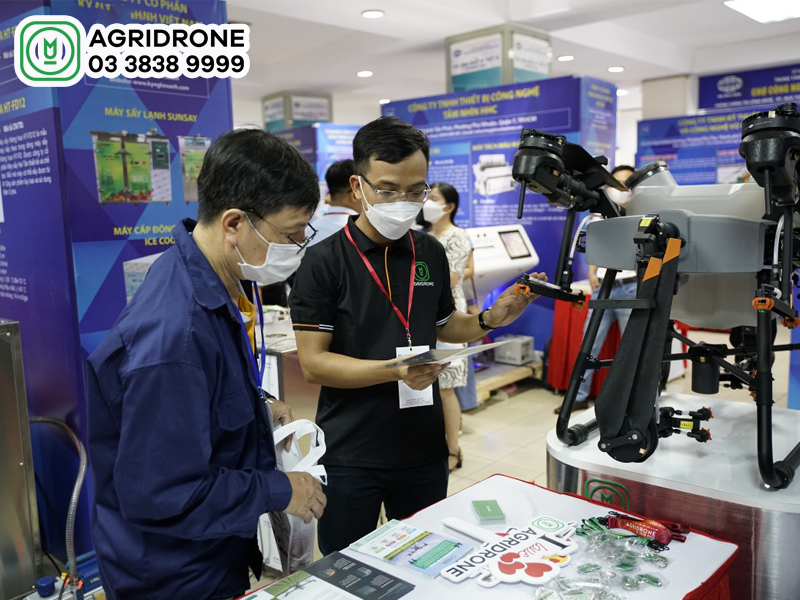 Công ty cung cấp dịch vụ máy bay phun thuốc chuyên nghiệp