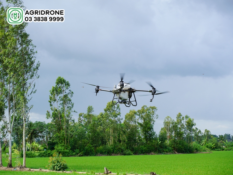 Hội thảo trình diễn thiết bị bay nông nghiệp AgriDrone năm 2023 tại Sóc Trăng-1