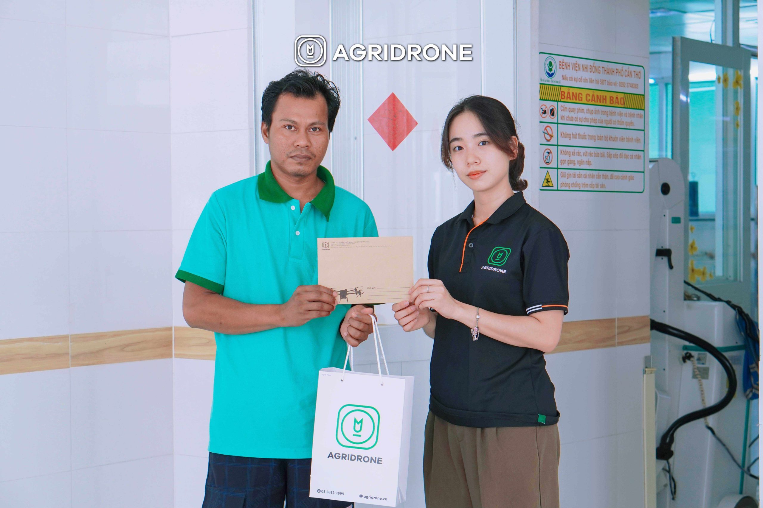 AgriDrone Việt Nam dành tặng những phần học bổng đến các gia đình bệnh nhi có hoàn cảnh đặc biệt khó khăn
