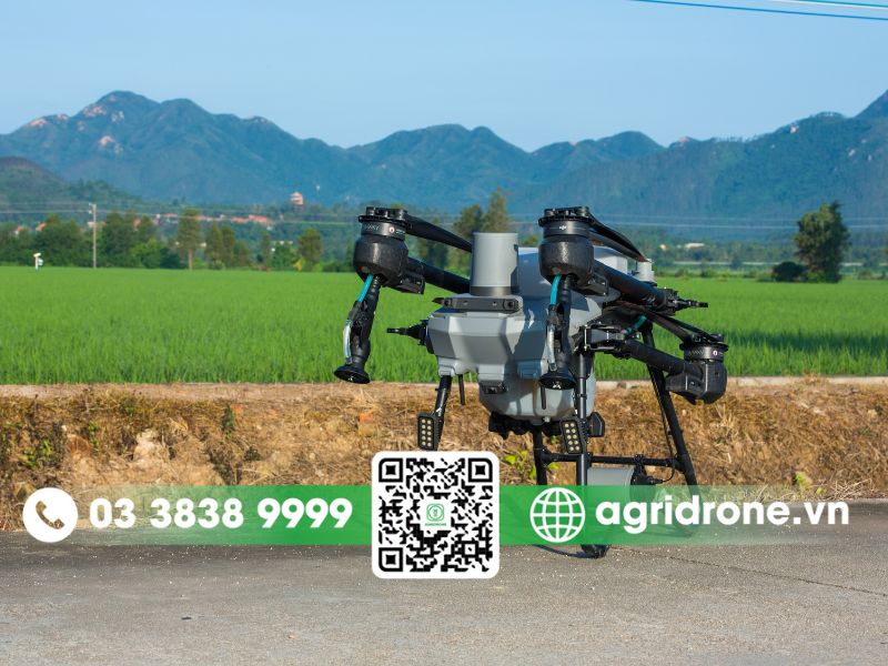 Review thiết kế của máy bay phun thuốc DJI Agras T25P